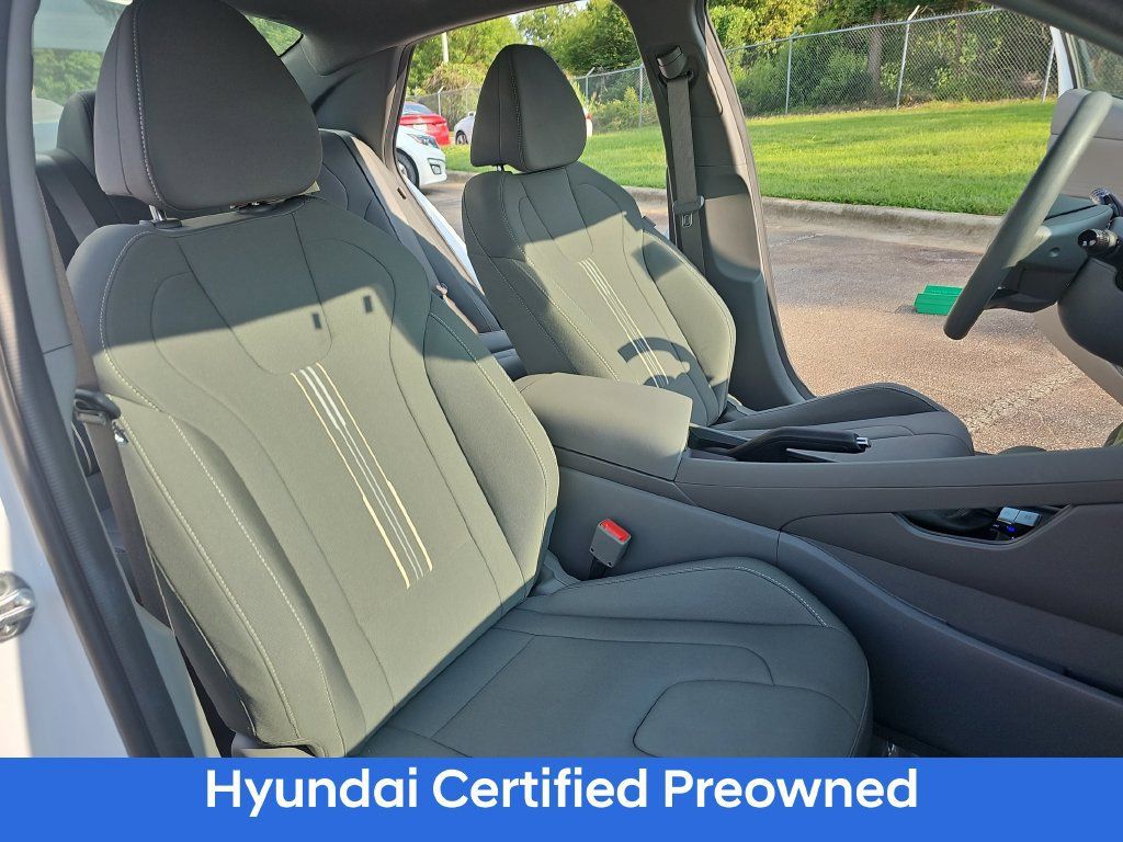 Certified 2024 Hyundai Elantra SEL FWD image 10