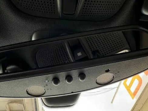 Used 2018 Mercedes-Benz C 300 Sedan image 42