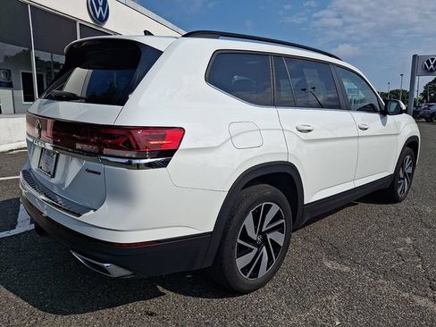 Used 2024 Volkswagen Atlas SE AWD/4WD image 6