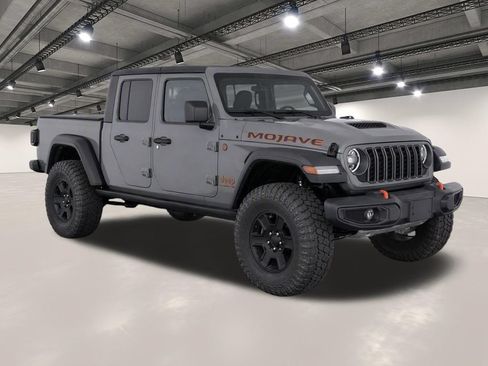 Used 2021 Jeep Gladiator Mojave AWD/4WD image 2