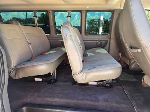 Used 2020 Chevrolet Express 3500 LT w/ LT Preferred Equipment Group RWD image 9