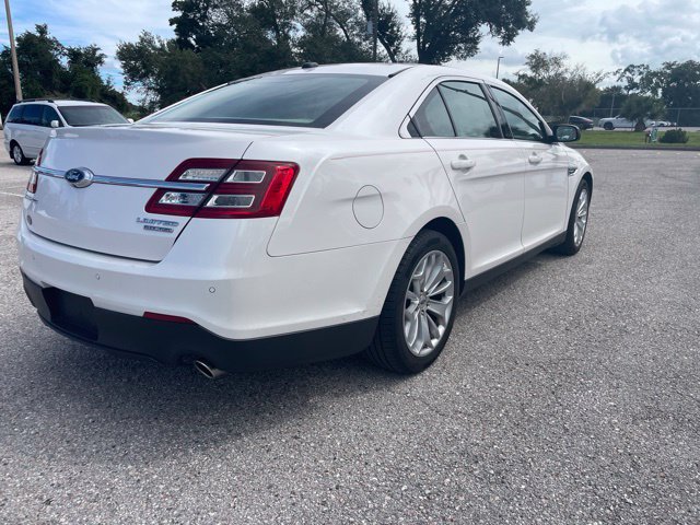 Used 2018 Ford Taurus Limited FWD image 2