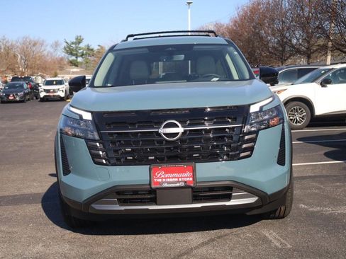 New 2026 Nissan Pathfinder SL image 3