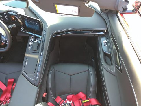 Used 2024 Chevrolet Corvette Stingray Preferred Cpe w/ Z51 Performance Package RWD image 13