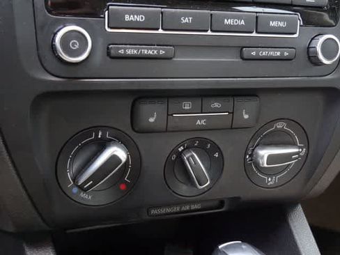 Used 2014 Volkswagen Jetta SE FWD image 12