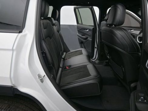 Used 2023 Jeep Grand Cherokee Altitude AWD/4WD image 15