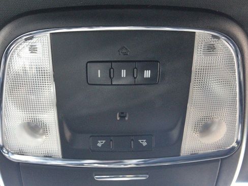 Used 2014 Chrysler 300 C AWD/4WD image 28