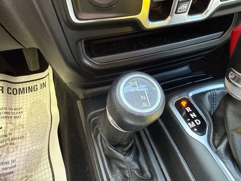 Used 2021 Jeep Gladiator Mojave AWD/4WD image 31