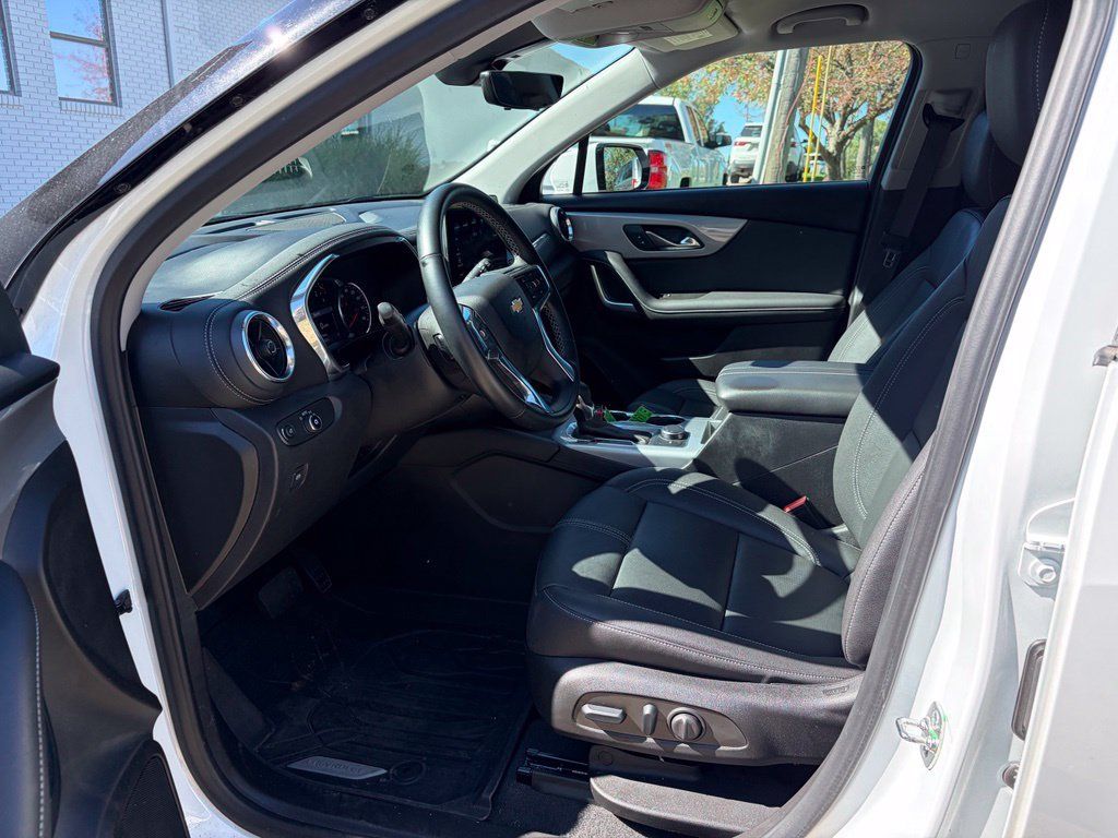 Used 2024 Chevrolet Blazer LT FWD image 11