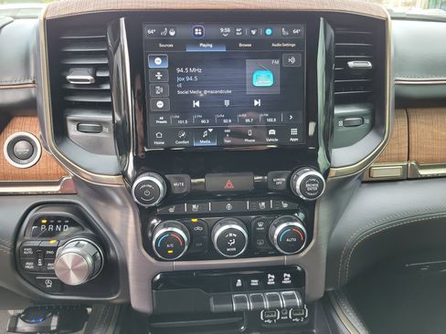 Used 2022 RAM 1500 Limited image 9