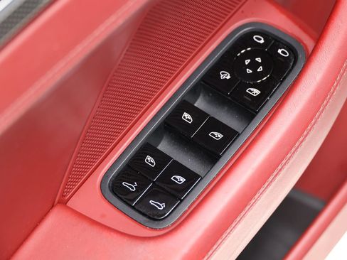 Used 2018 Porsche Panamera 4S Executive w/ Carbon Fiber Interior Package AWD/4WD image 13