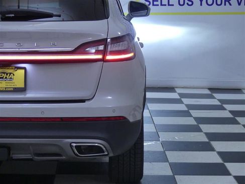 Used 2022 Lincoln Nautilus Reserve w/ Luxury Package image 34