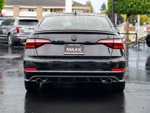 Used 2019 Volkswagen Jetta GLI image 12