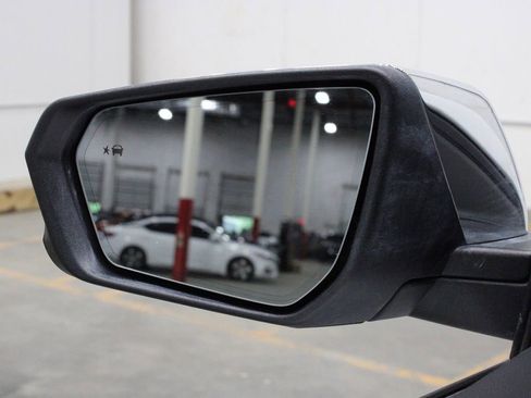 Used 2021 Chevrolet Equinox Premier image 50