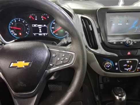 Used 2018 Chevrolet Equinox LS image 12