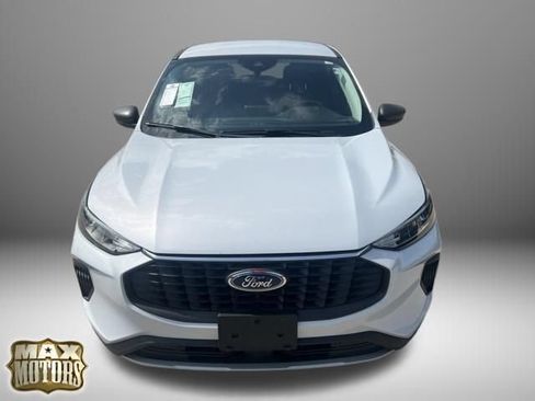 Used 2025 Ford Escape Active w/ Cold Weather Package FWD image 10