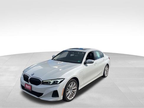 Used 2024 BMW 330e xDrive image 38