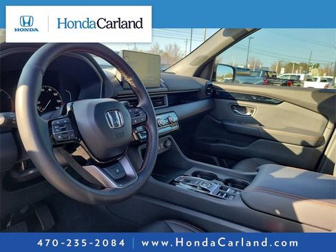Used 2025 Honda Pilot TrailSport image 15