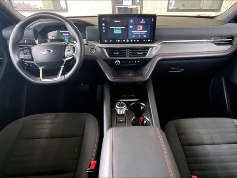 Used 2025 Ford Explorer ST-Line w/ ST-Line Street Pack image 14