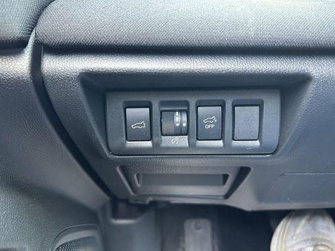Used 2025 Subaru Outback Premium w/ Popular Package #1A AWD/4WD image 21