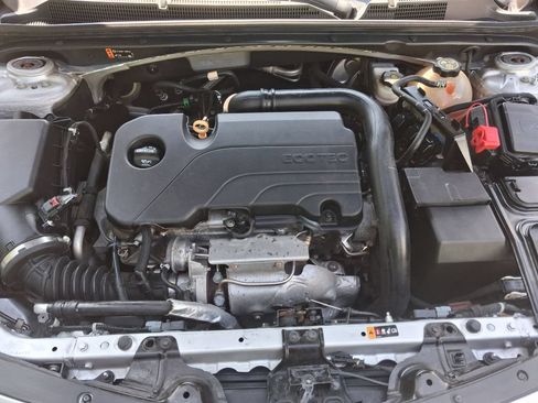 Used 2019 Chevrolet Malibu LT FWD image 21