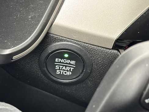 Used 2021 Ford Escape SE image 24