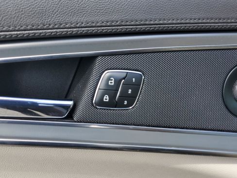 Used 2019 Lincoln Nautilus Reserve image 17