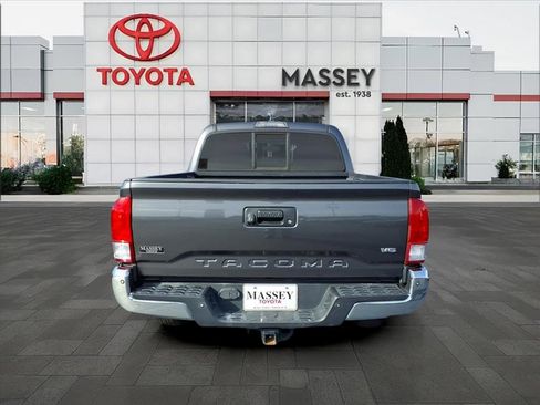 Used 2017 Toyota Tacoma SR5 image 4