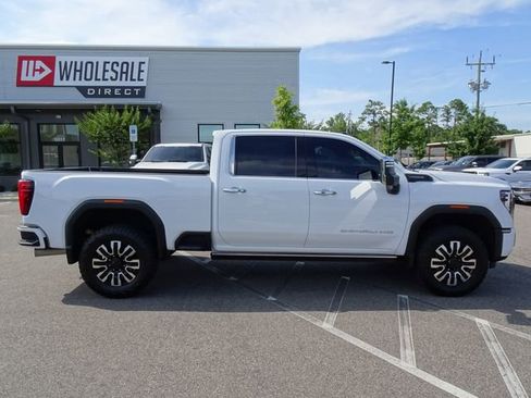 Used 2024 GMC Sierra 2500 Denali Ultimate AWD/4WD image 3