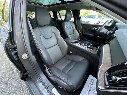 Certified 2025 Volvo V60 B5 Cross Country Plus AWD/4WD image 25