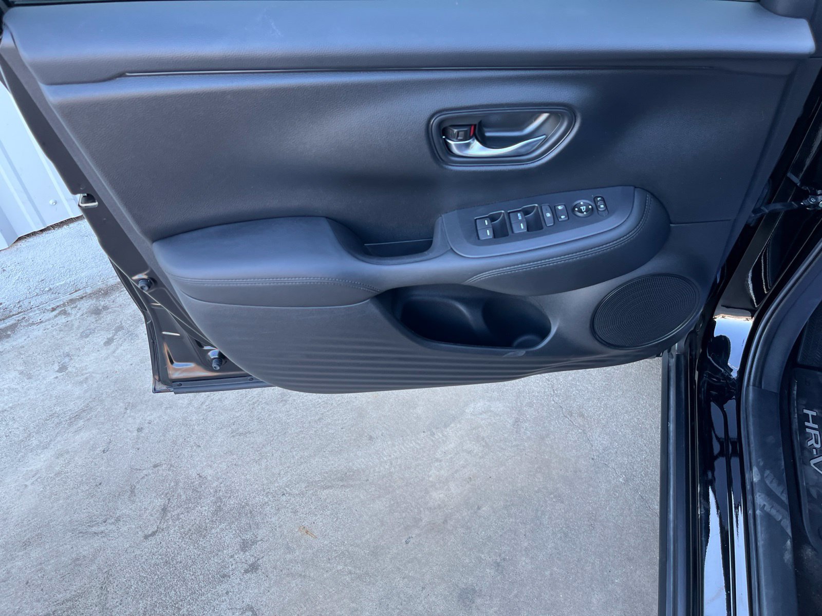 Used 2025 Honda HR-V LX image 11