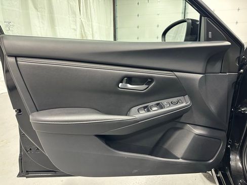 Used 2025 Nissan Sentra SV image 8