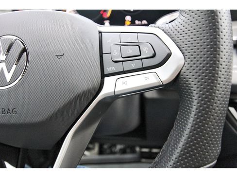 Used 2025 Volkswagen Tiguan SE R-Line AWD/4WD image 18