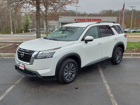 Used 2024 Nissan Pathfinder SV image 9