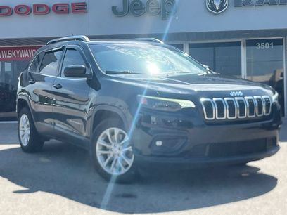 Used 2019 Jeep Cherokee Latitude w/ Popular Appearance Group