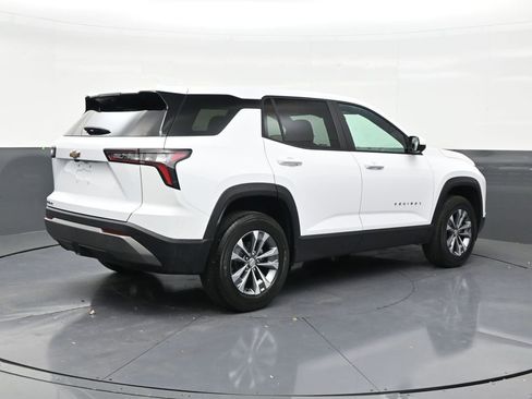 Used 2025 Chevrolet Equinox LT w/ Safety and Technology Package image 5