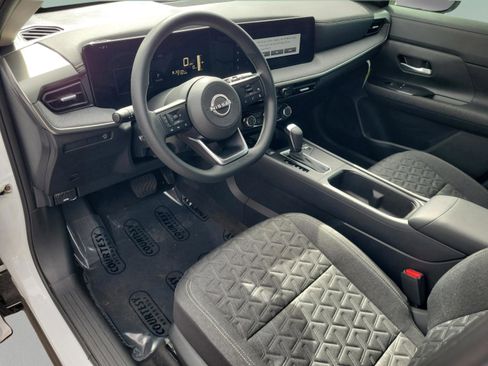 Certified 2025 Nissan Kicks SV image 23