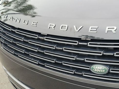 Used 2024 Land Rover Range Rover Long Wheelbase SE AWD/4WD image 32