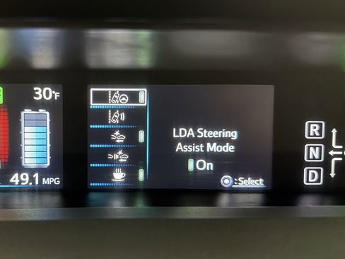 Used 2017 Toyota Prius Two Hybrid image 13