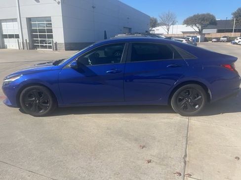 Used 2021 Hyundai Elantra SEL image 5