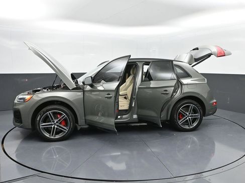 Used 2024 Audi Q5 e Premium Plus w/ Premium Plus Package image 51