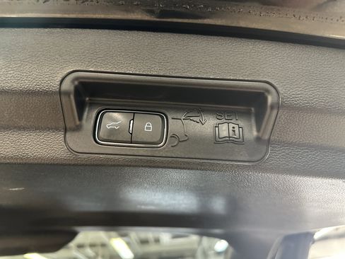 Used 2023 Ford Explorer XLT w/ Equipment Group 202A image 29