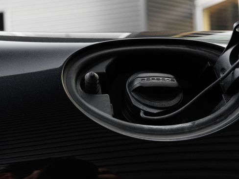 Certified 2025 Porsche 718 Boxster S RWD image 37