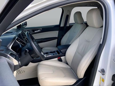 Used 2021 Ford Edge Titanium FWD image 8