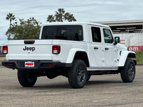 New 2026 Jeep Gladiator Sport image 4