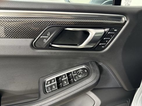 Certified 2026 Porsche Macan S AWD/4WD image 34