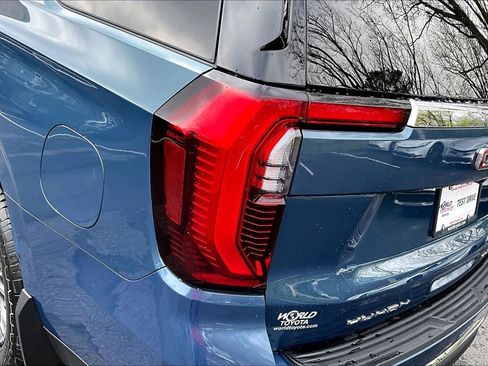 Used 2025 GMC Yukon Elevation image 26