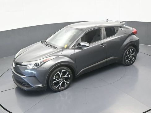 Used 2019 Toyota C-HR XLE FWD image 38