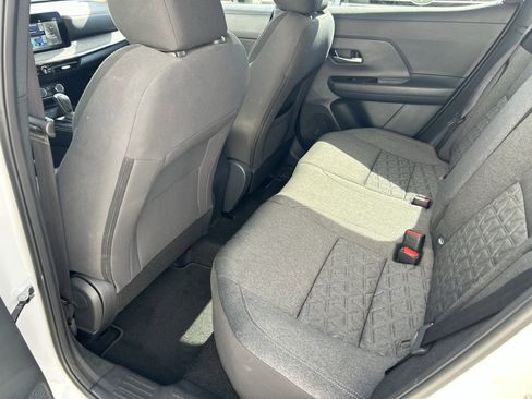 Used 2025 Nissan Kicks SV AWD/4WD image 17