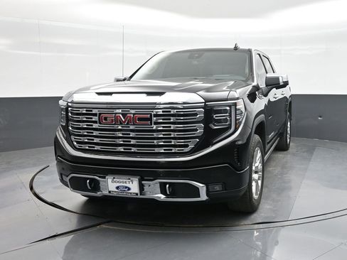 Used 2025 GMC Sierra 1500 Denali w/ Technology Package RWD image 17